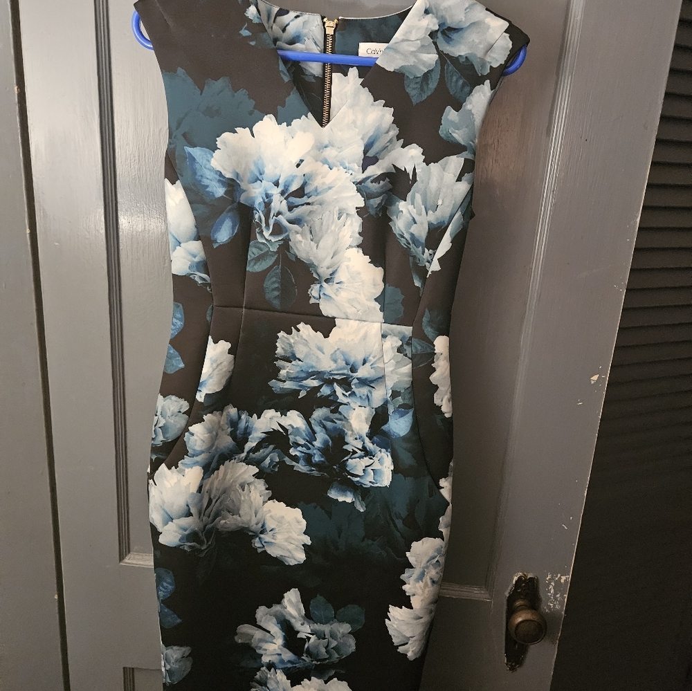 NWOT / Calvin Klein Black / Dark Green Floral Pattern Dress / Sz 6 / 39" Long